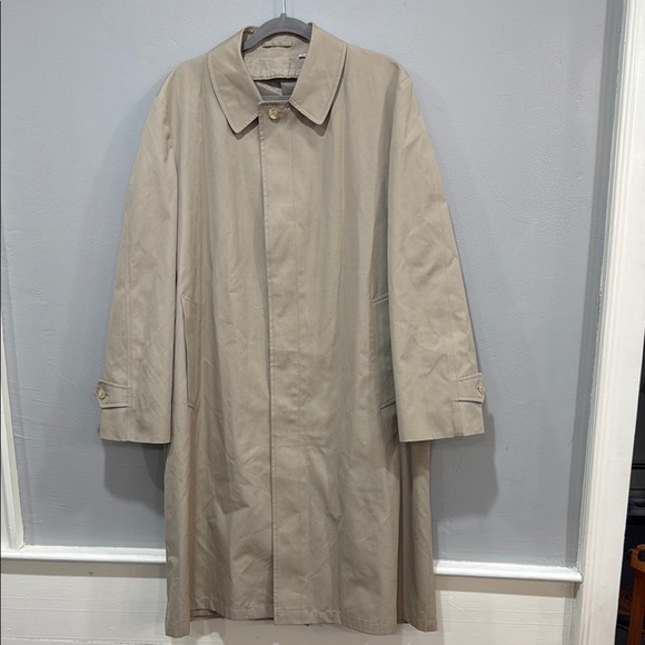 Tan Trench Coat with Adjustable Cuffs and Traditional Collar - Picture 1 of 9